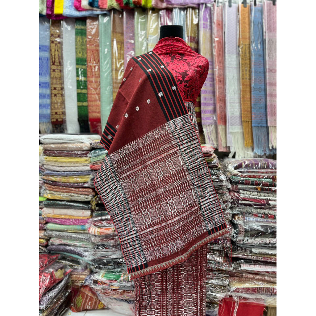 SONGKET TARUTUNG TUMTUMAN SIBOLAMOTUNG ASLI TENUN TANGAN WARNA MERAH SILVER