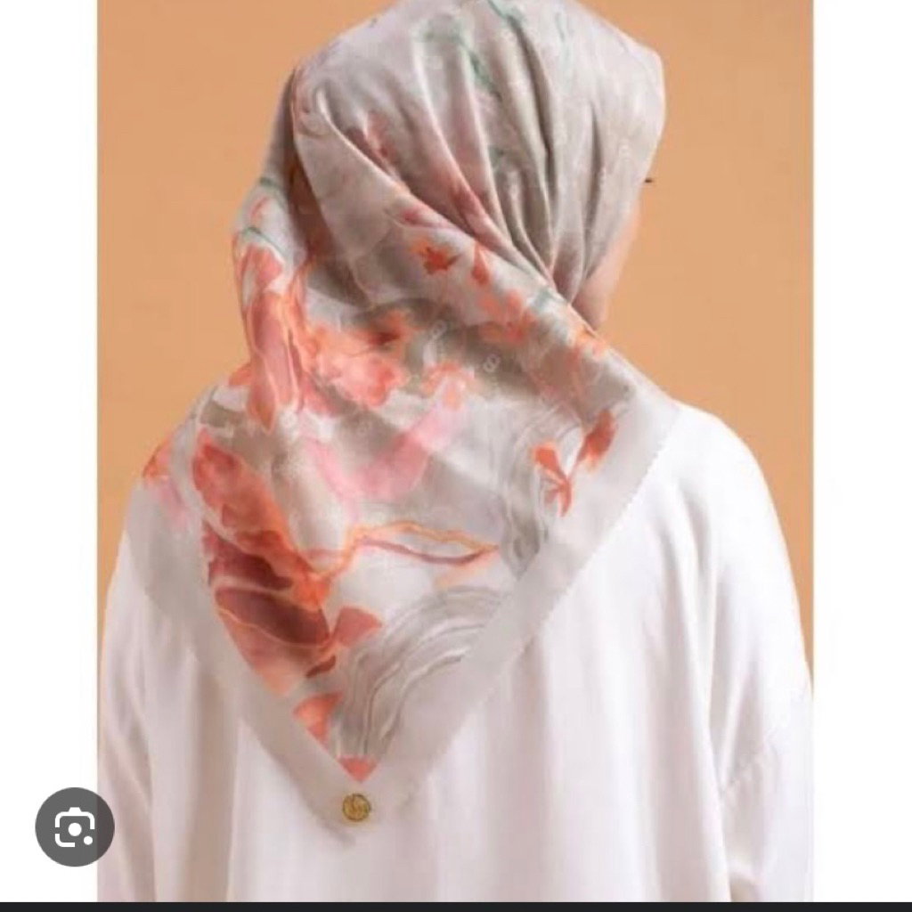 preloved RARE ITEM buttonscarves x ria miranda xanadu abalone