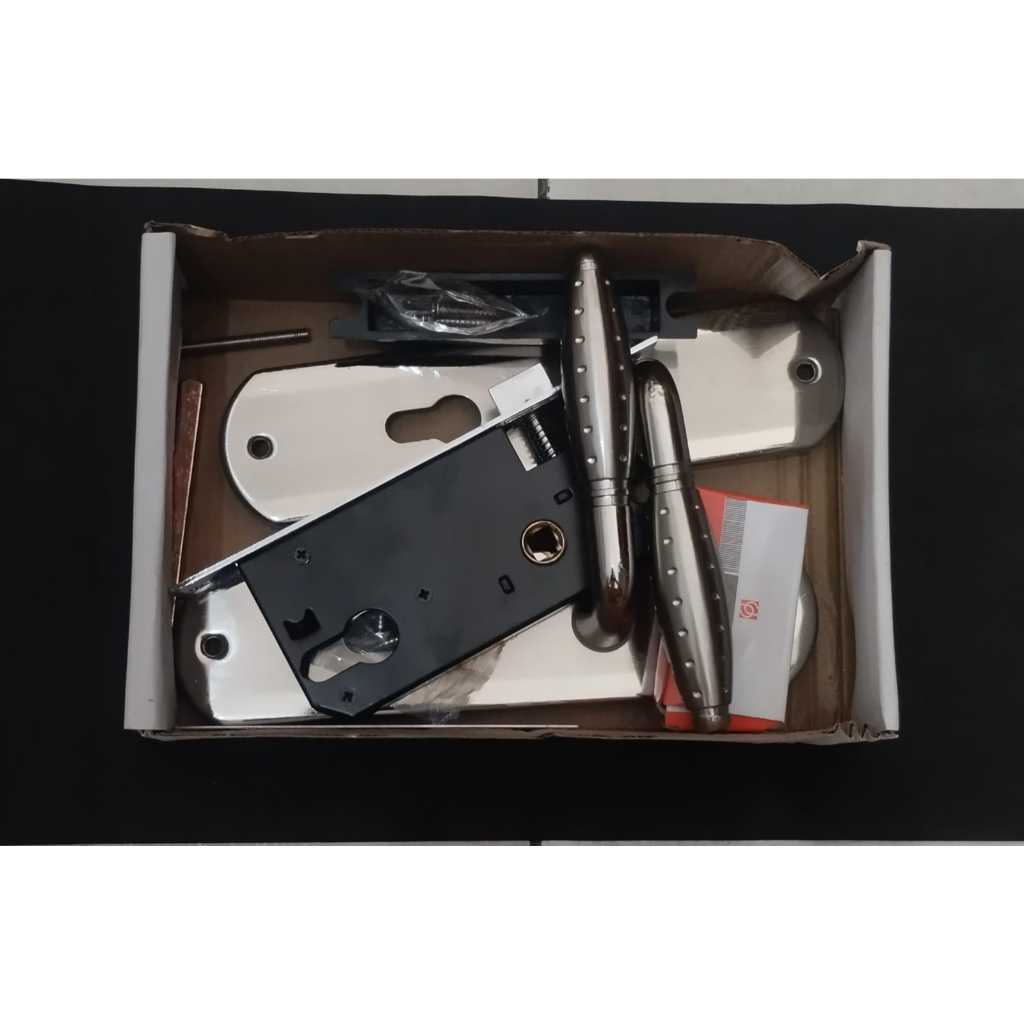 SLOT KUNCI PINTU SLG 8201 SN/NP-HANDLE PINTU TANGGUNG SLG 8201 1 SET