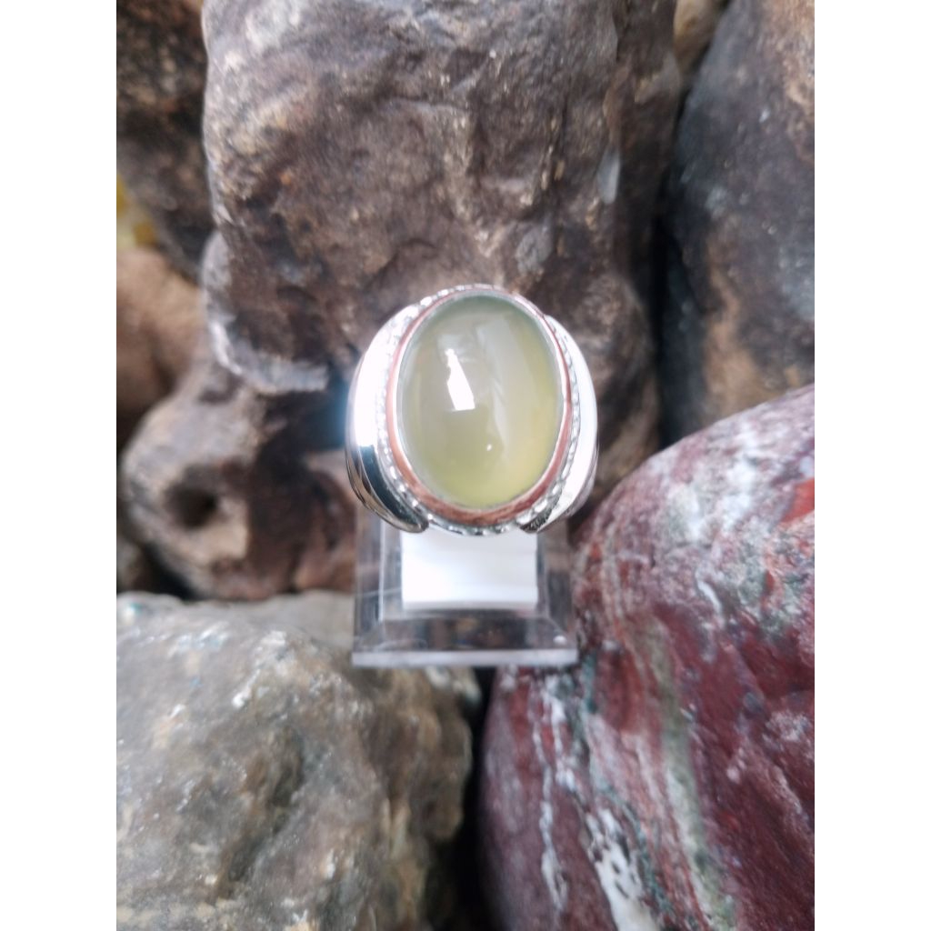 Cincin Batu Anggur Lawasan