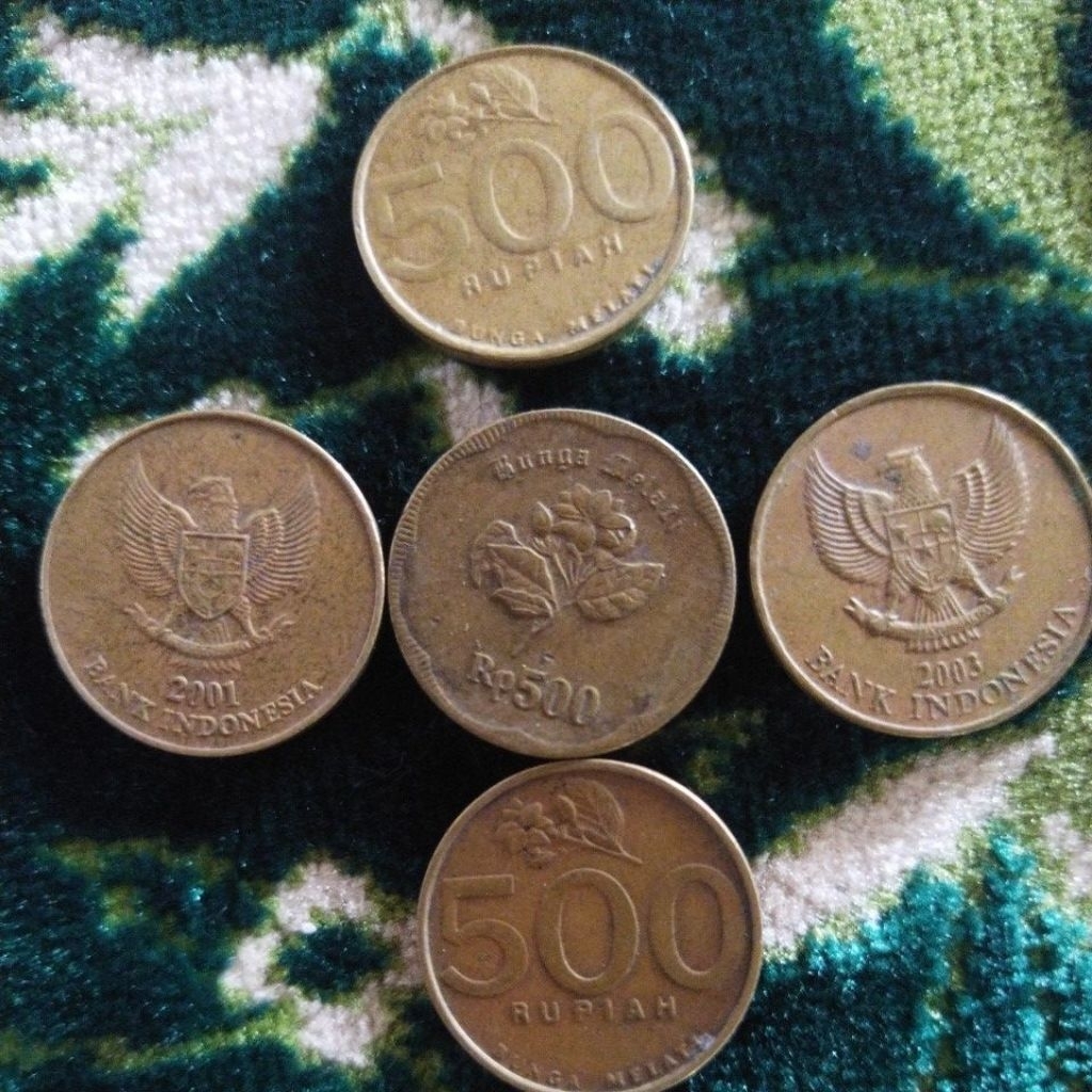 500 Koin kuningan yellow coin