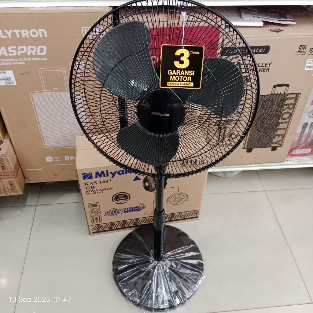 Kipas Angin Miyako KAS 1607GB Kipas Angin Berdiri 16'' Bergaransi - HITAM