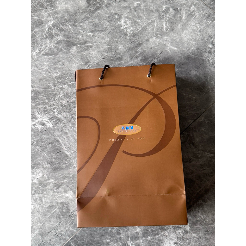 

paper bag BCA prioritas ORI goodie bag paperbag bank luxury frank&co tiffany&co thepalace