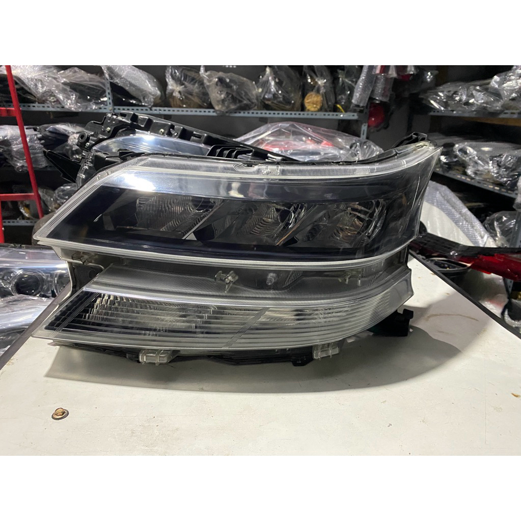 Headlamp lampu depan avanza 2019 2020 ORI