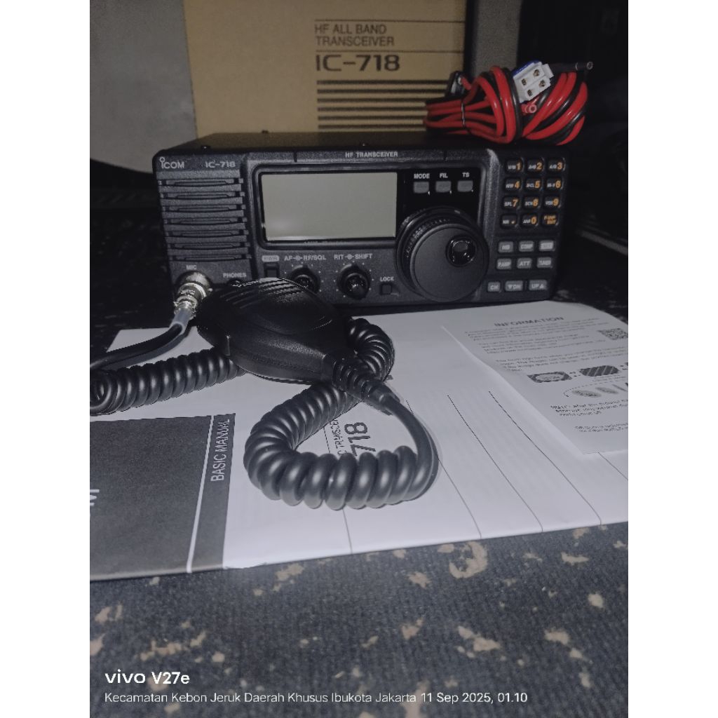Radio Icom IC-718 HF Transceiver