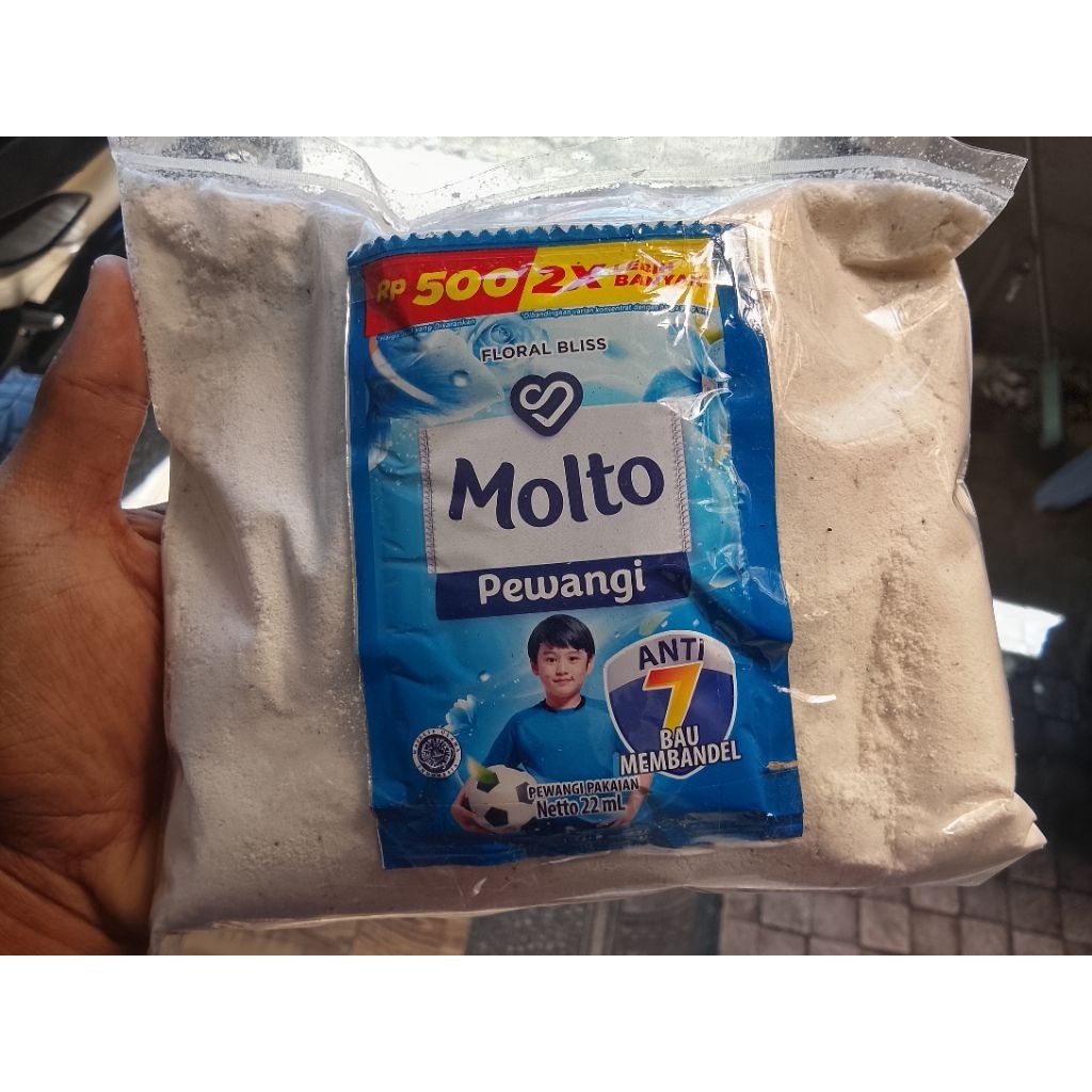 Deterjen curah bonus Molto