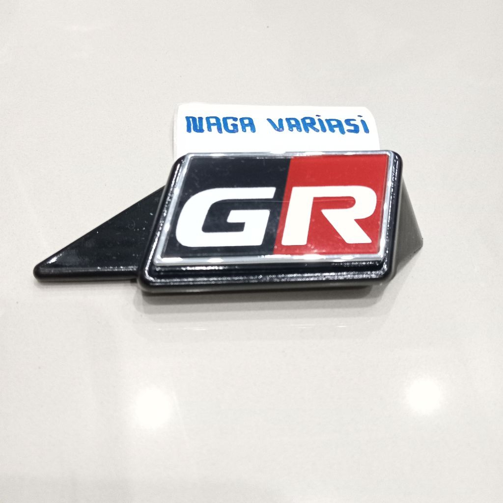 emblem logo type GR gril depan fortuner TRD VRZ new original.