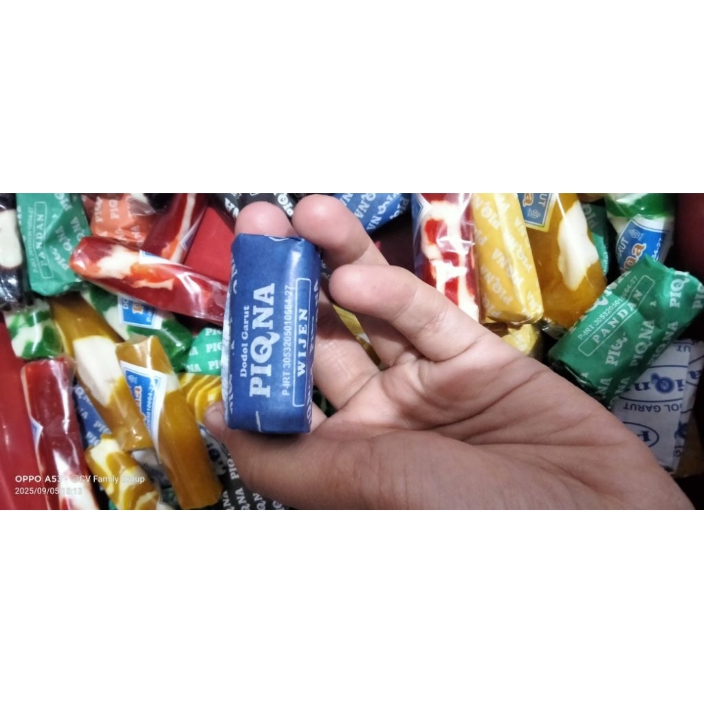 

Dodol Garut Rasa Wijen 500 gram Dodol Wijen Oleh Oleh Khas Garut