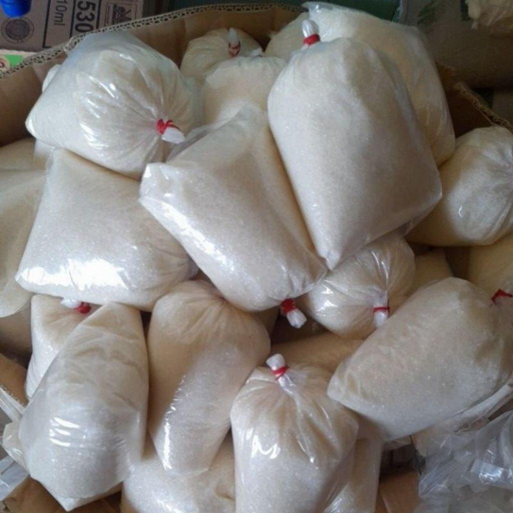 

Gula pasir 500 gram ( setengah kilogram)