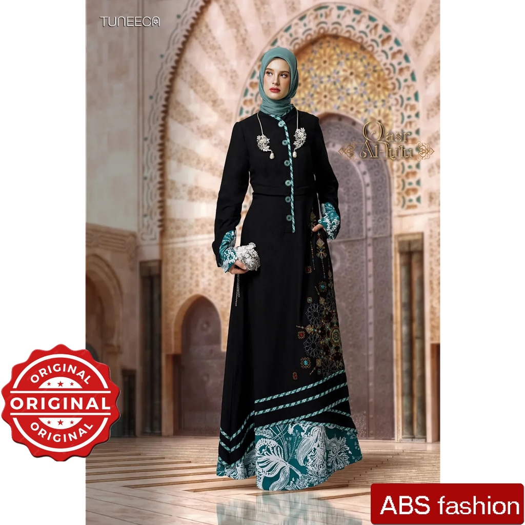 Gamis Tuneeca Sabria Al-Muradi, Gamis warna hitam yang klasik dipadukan hijau tosca bermotif bunga