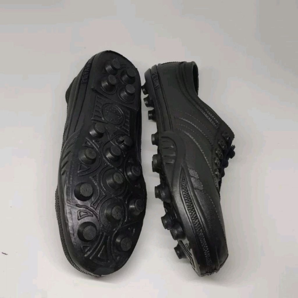 Tayoko sepatu karet pria hitam sepatu kebun tani sepak bola