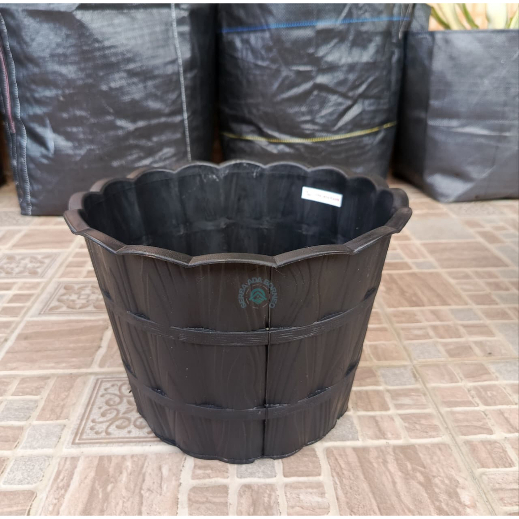 Pot Shallom Country 25 Hitam Pot Bunga Motif Kayu Tebal Pot Tanaman Motif Kayu