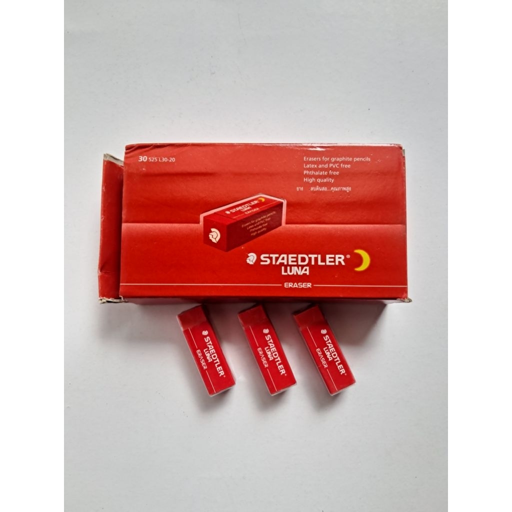 

Penghapus staedtler panjang merah