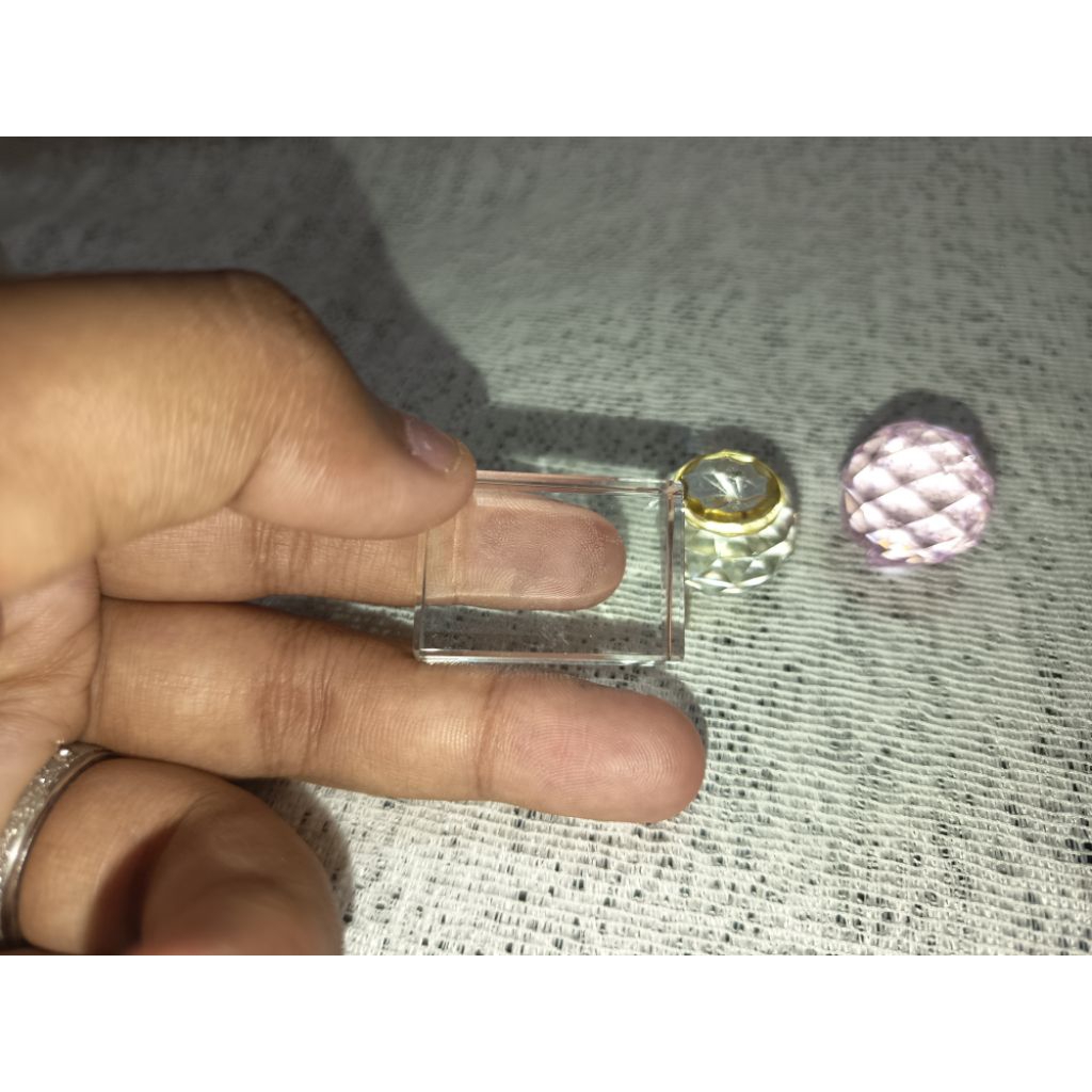 Gantungan kunci akrilik Dan Bola Kristal 7777