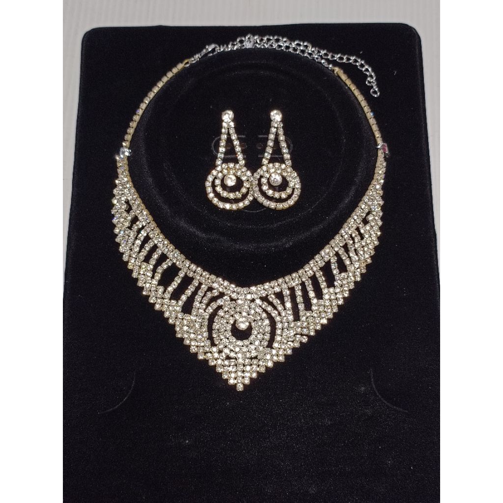 Set Perhiasan Permata Imitasi (O)