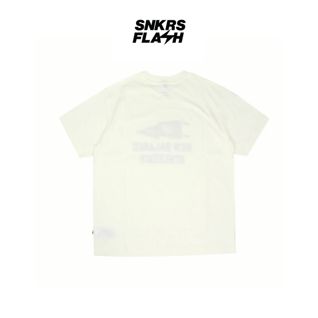 NEW BALANCE Tshirt Varsity Pennant White Baju Lengan Pendek Pria - MT51924SST - Size XL