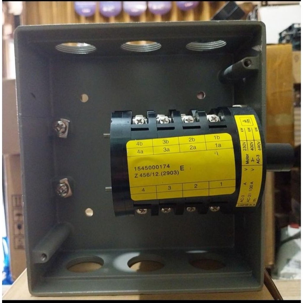 KLAR STREN GZ 100A CHANGE OVER SWITCH OHM SAKLAR 4POLE 100A