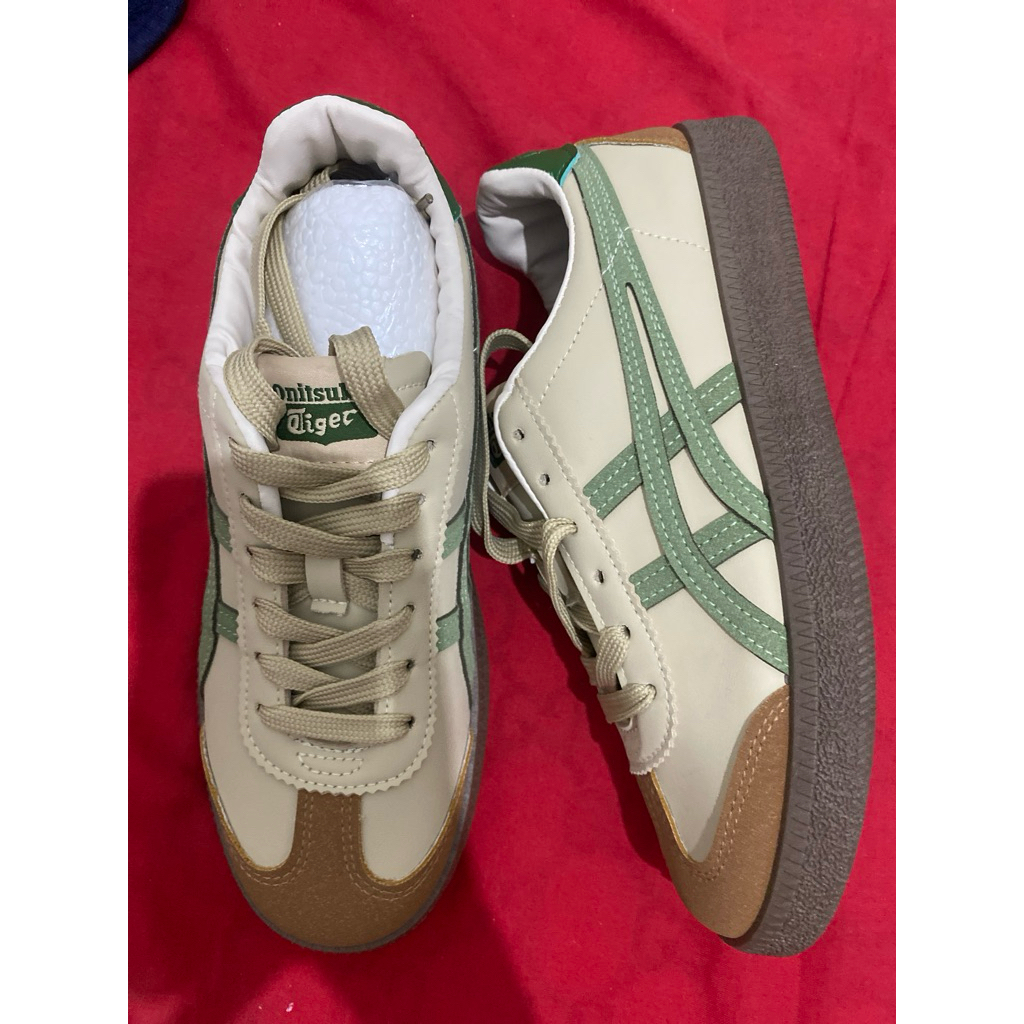 Onitsuka Tiger Tokuten green beige size 37