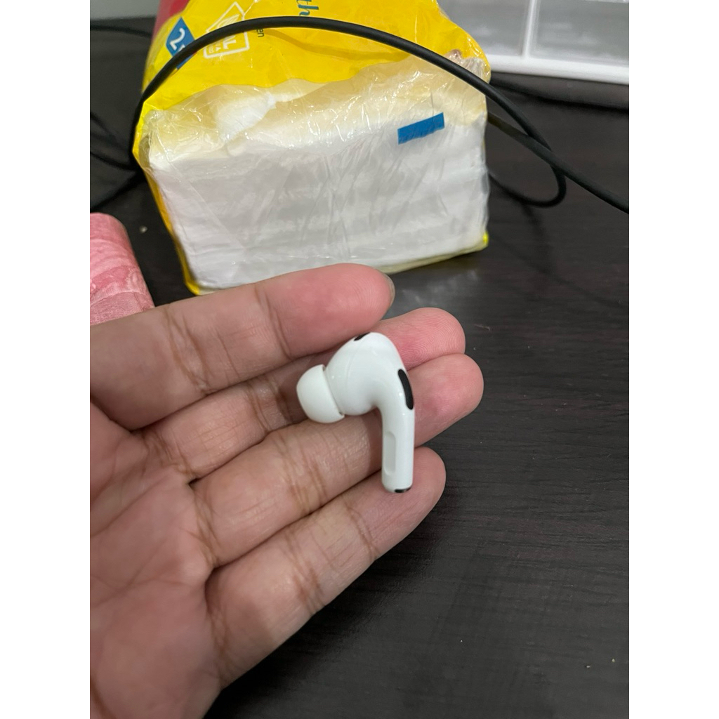 AIRPODS PRO GEN 2 LEFT ONLY
