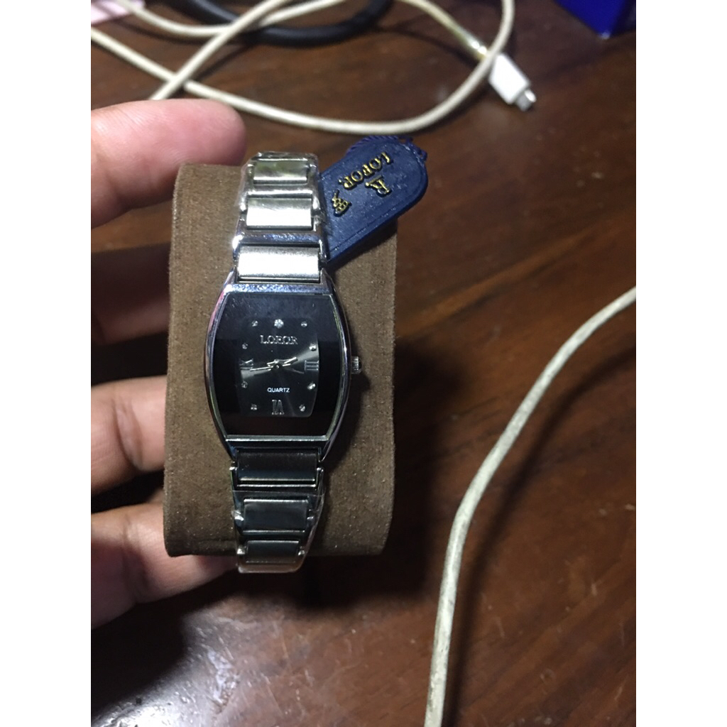 Jam tangan cwe Lobor like new
