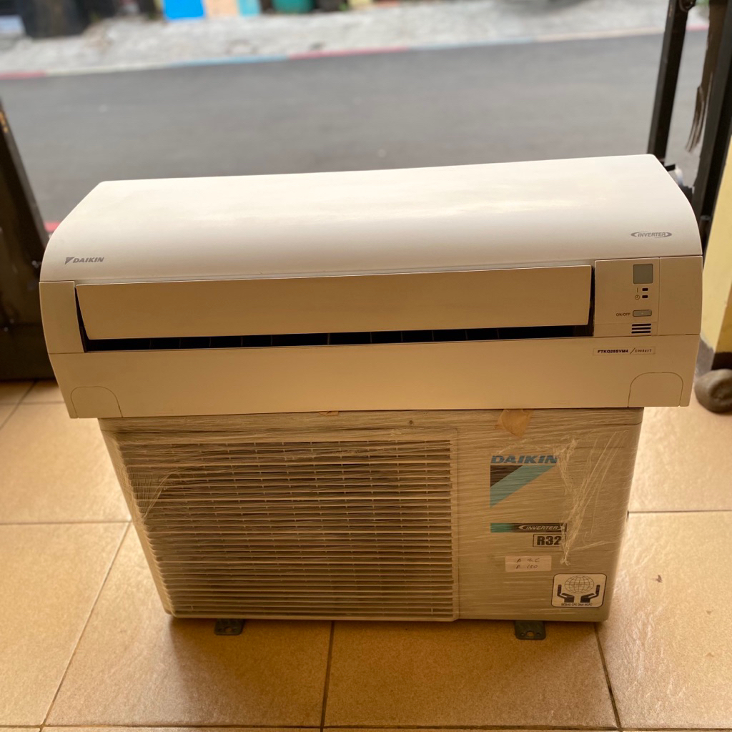 AC Daikin Inverter 1PK second original ( Unit Only )