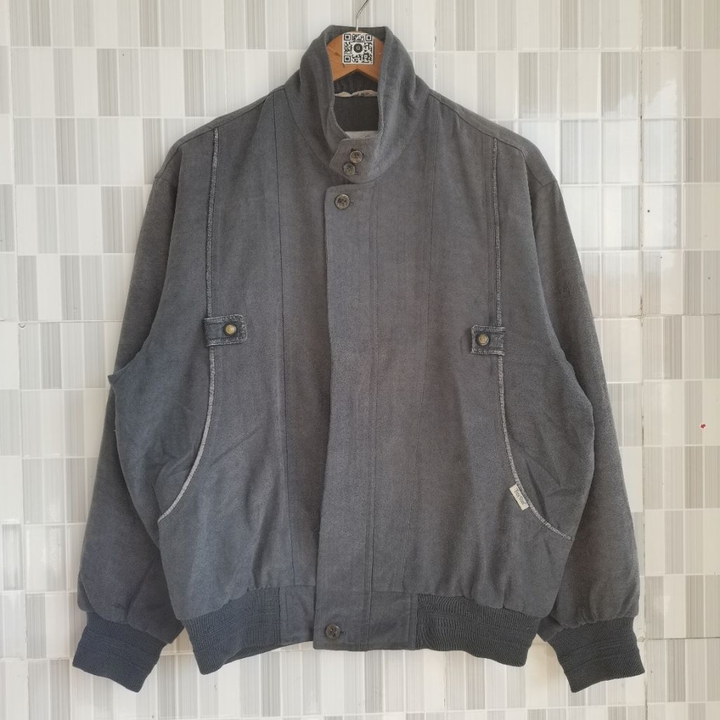 A296. JAKET HARINGTON TROY BROS BAHAN SUEDE SIZE XL WARNA ABU ABU  PRELOVED
