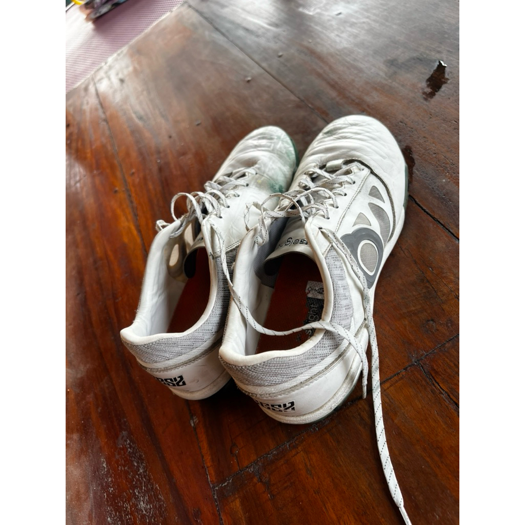 Sepatu Ortuseight BBS