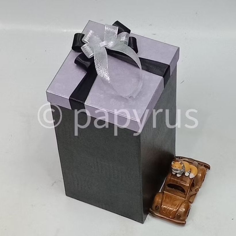 

PAPYRUS Kombinasi 15x15 Tinggi 30cm Kotak Kado Gift Box Hardbox Hampers V3