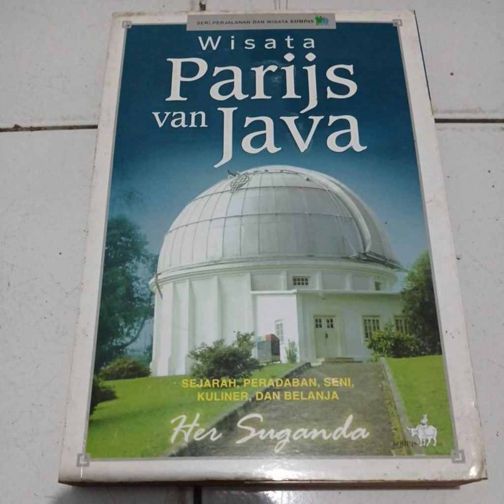 BUKU WISATA PARIJS VAN JAVA