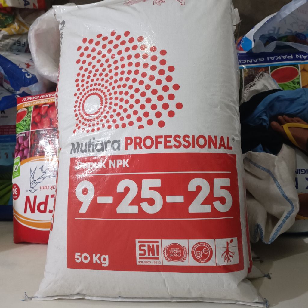 Npk Mutiara profesional 1 sak 50 kg