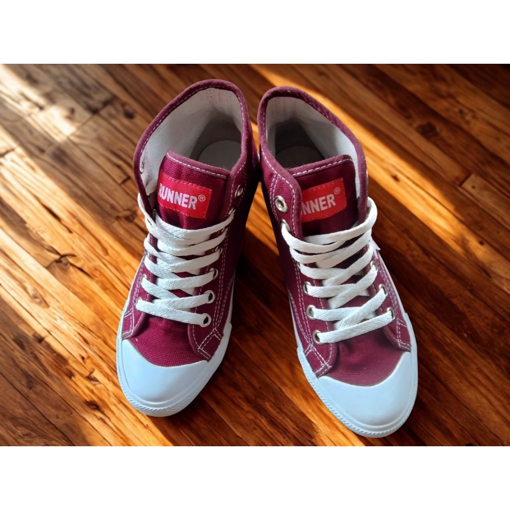 Sepatu Runner Size 37