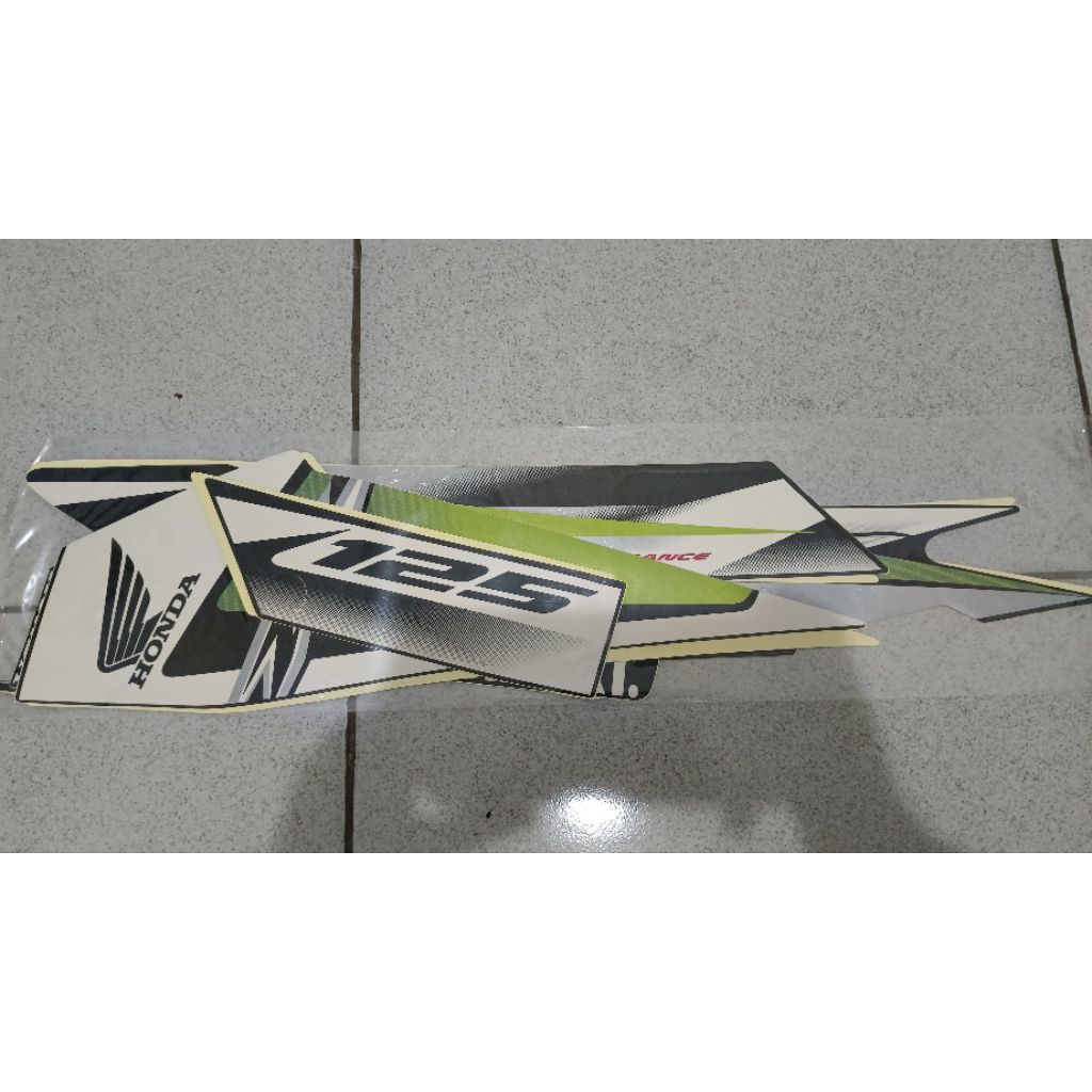 Stiker ori supra X 125 CW 2012 full body hitam hijau