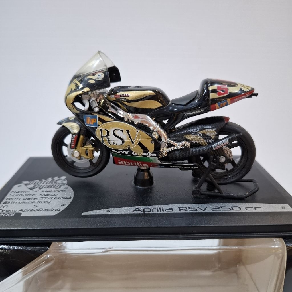 Solido Diecast Aprilia RSV250 Marco Melandri #5 2001