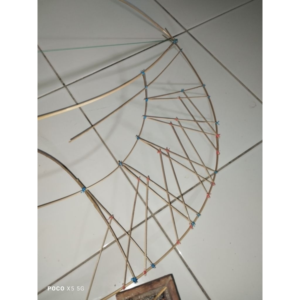 (STOCK READY) KERANGKA LAYANGAN RAM-RAMAN BLACK SPIDER SIAP TERBANG  Ukuran 1 Meter