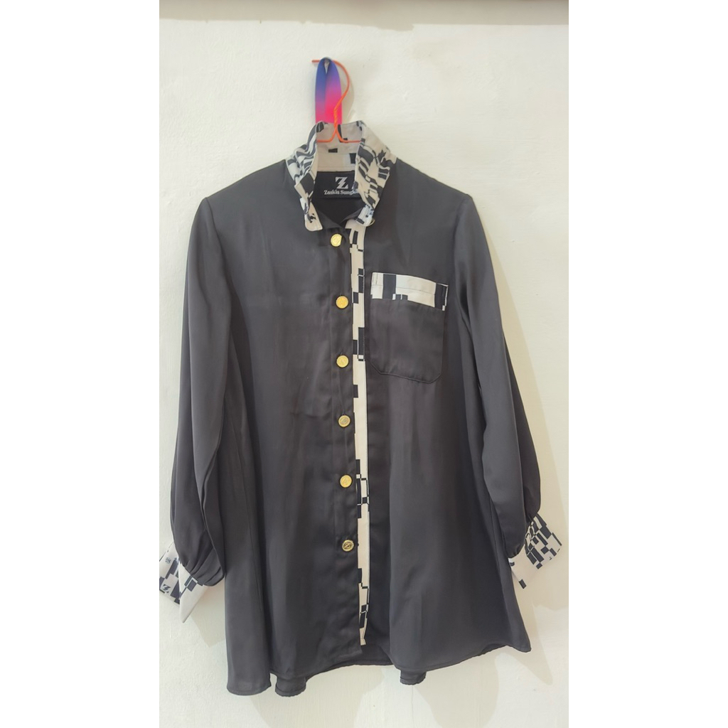 Preloved Zaskia Sungkar Rosla Blouse