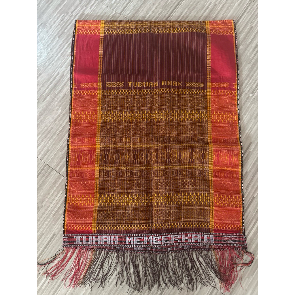 ULOS HELA/RAGIHOTANG TUBUAN ANAK TUBUAN BORU