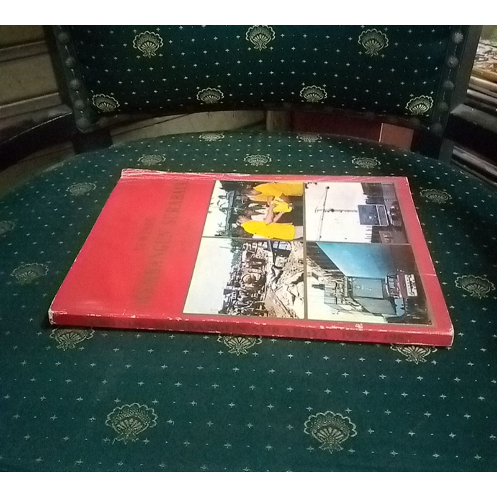 Buku Sewindu MEMBANGUN SURABAYA 1979 - 1987 - Terbitan Bagian HUMAS KMS - Tahun 1988