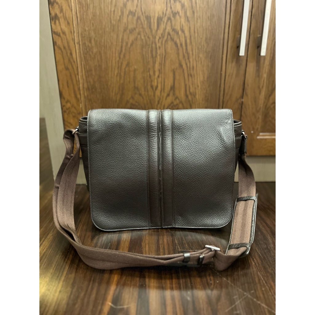 LIKE NEW & ORIGINAL TODS Brown Leather Shoulder Bag