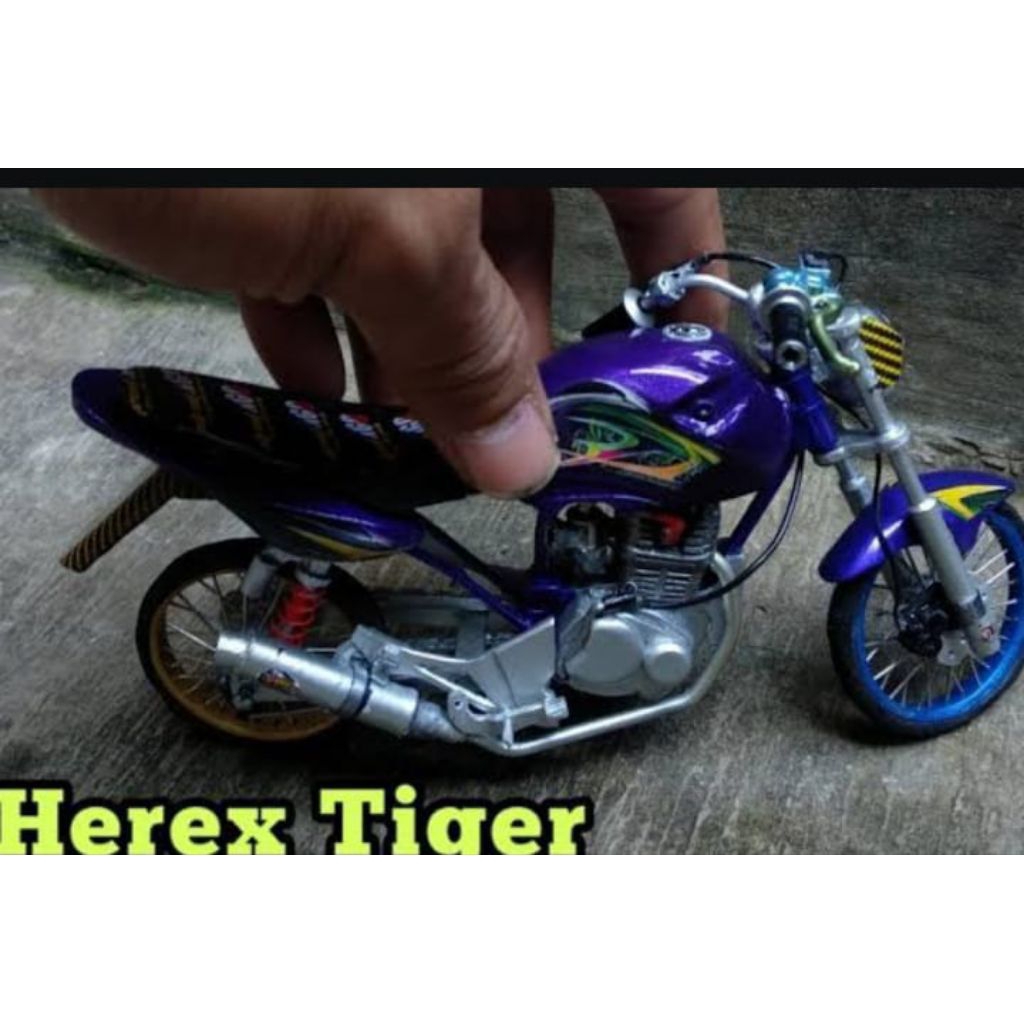 MINIATUR MOTOR BISA MAJU MUNDUR MODEL HONDA TIGER