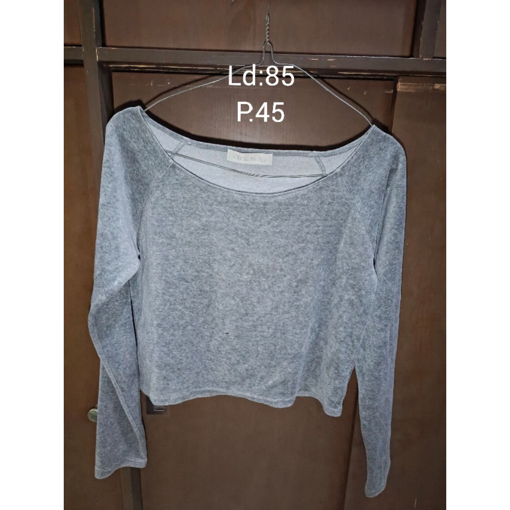 baju crop CECIL MCBEE preloved