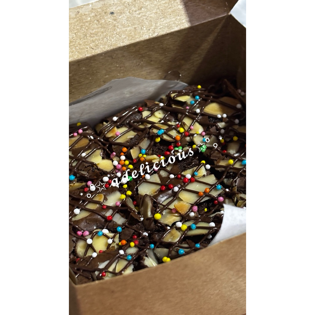 

FUDGY BROWNIES 10x10