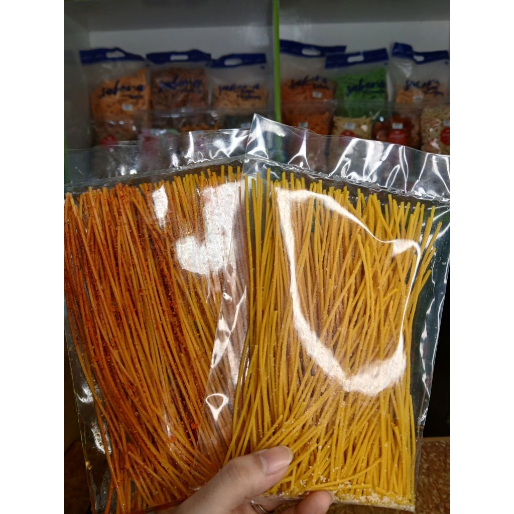 

mie lidi pedas asin cemilan ringan kekinian