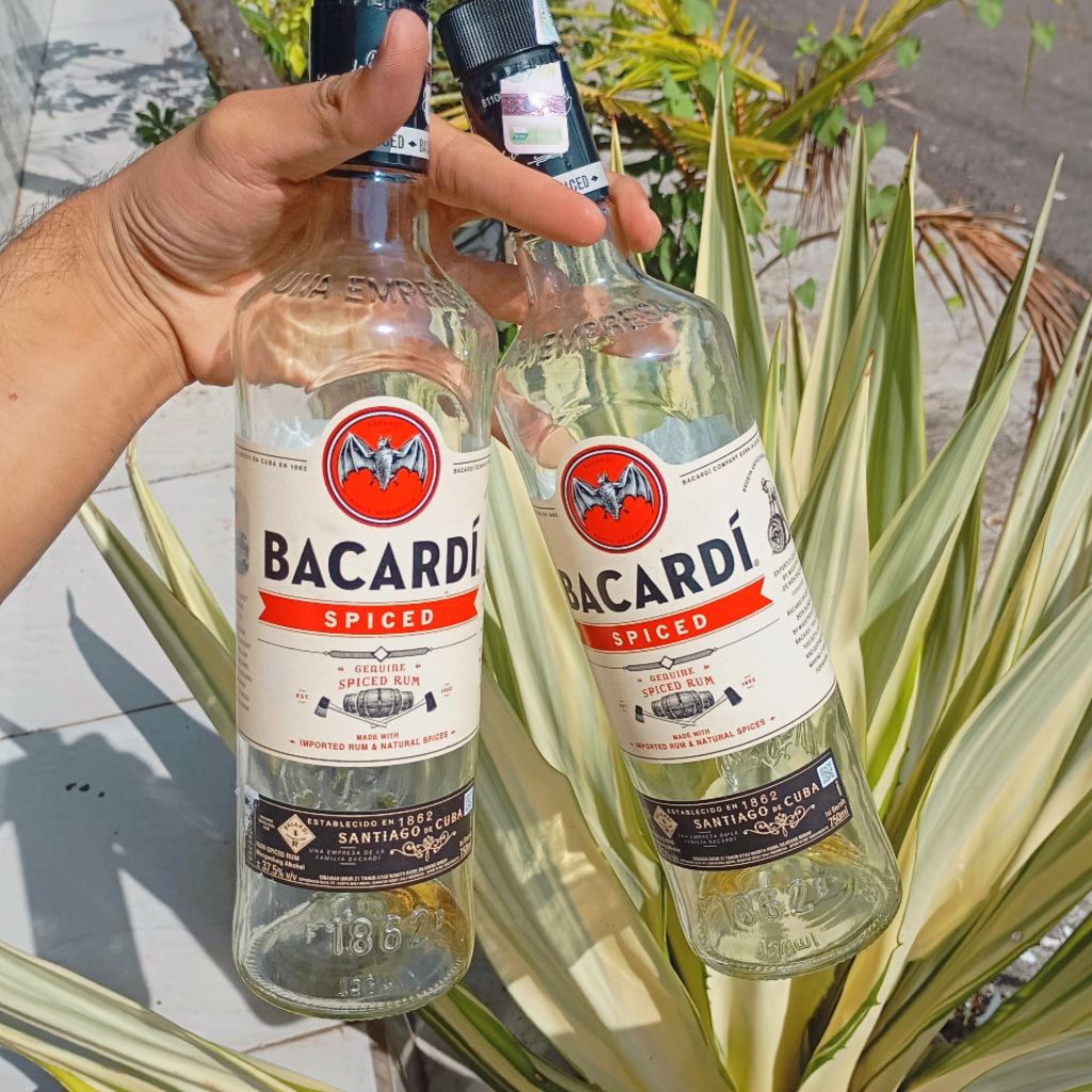 PROMO Botol bacardi bekas untuk dekorasi hiasan cafe