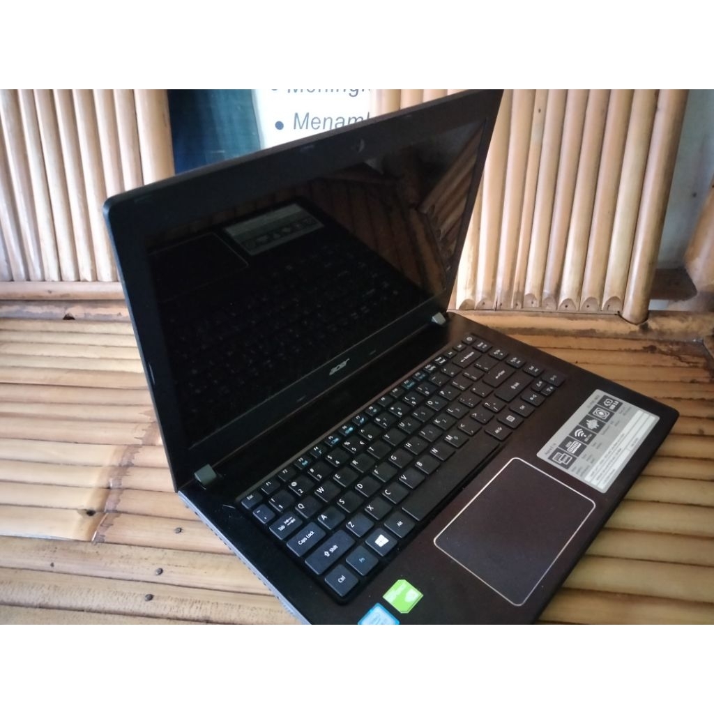 Acer aspire E5-476/core i7-8550u/Ram8gb/ssd 256gb nvme/VGA Nvidia mx150 siap pake dobel vga