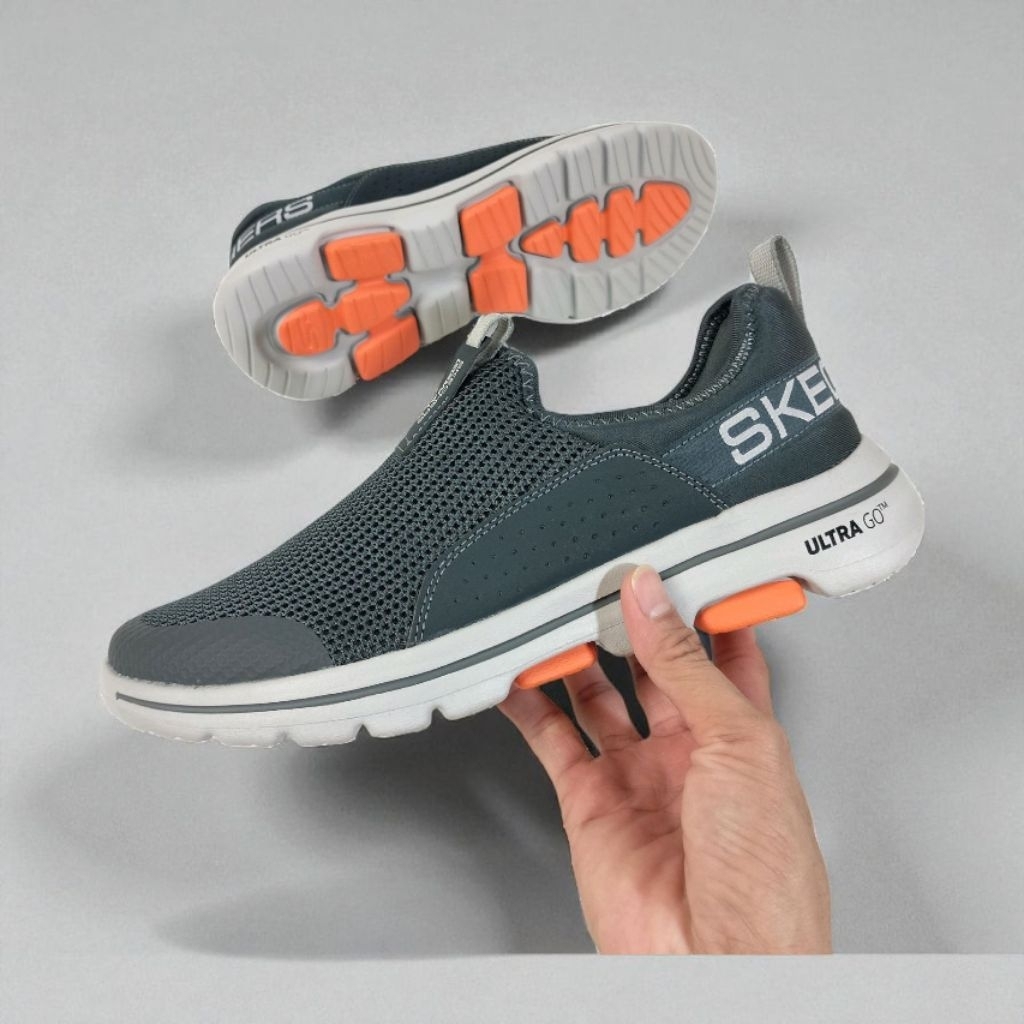SEPATU SKECHERS GOWALK DOWNDRAFT / SKECHERS PRIA SLIP ON