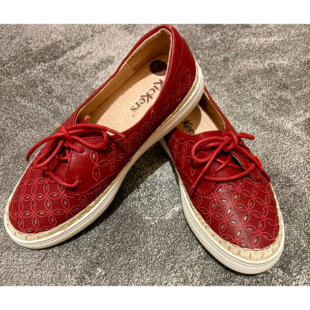 PRELOVED SEPATU ORI KICKERS CASUAL WANITA