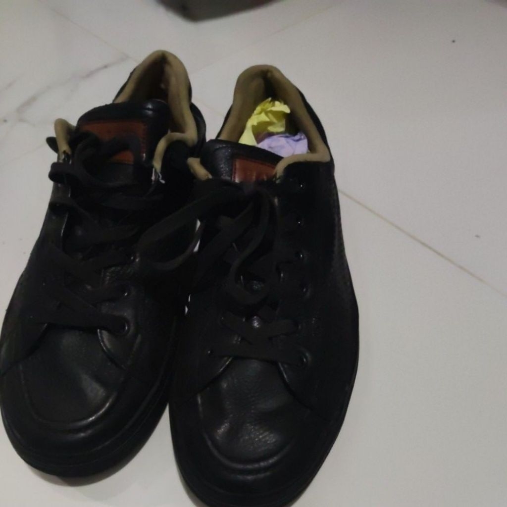 sepatu Bally bekas pakai zise 41 insole 26