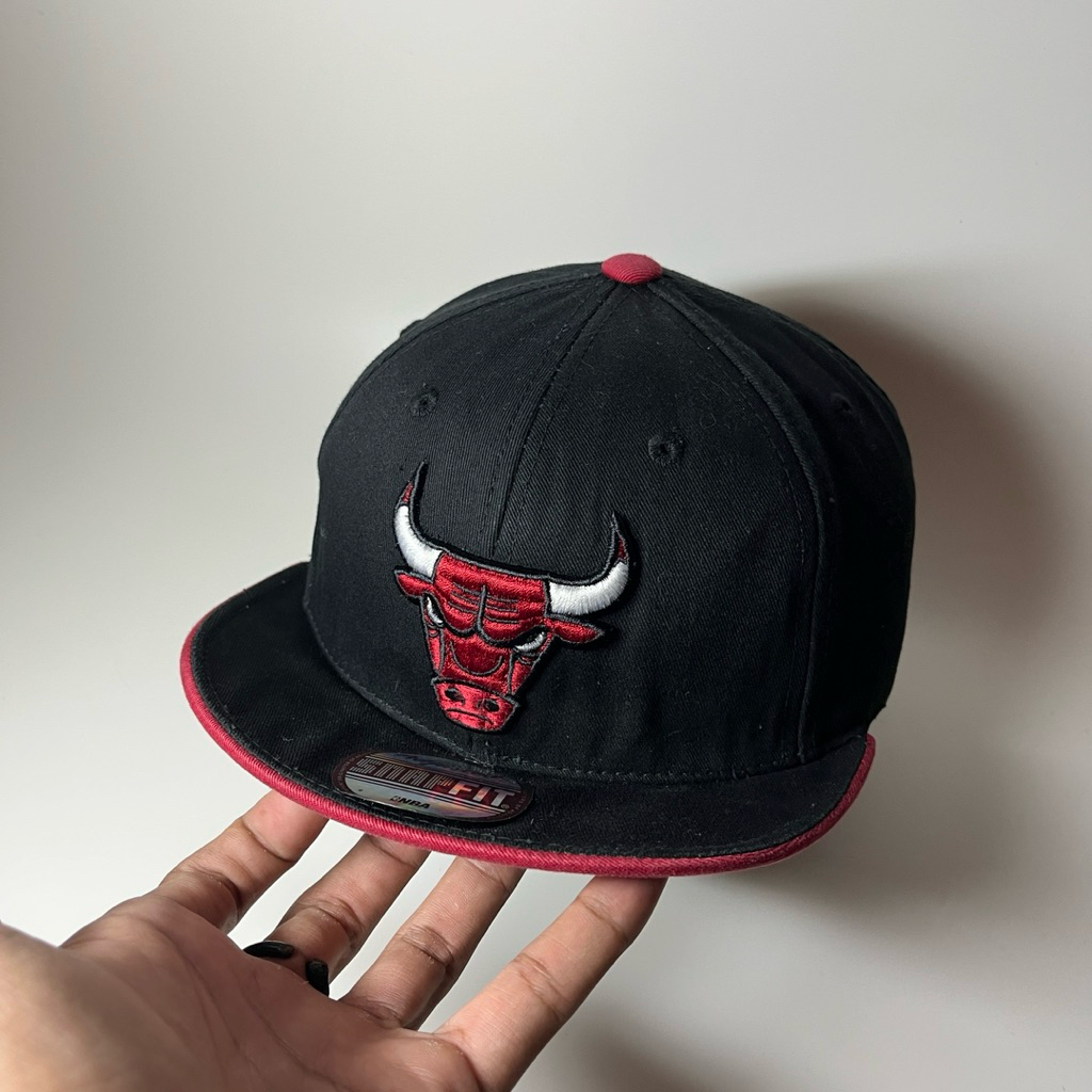 Topi NBA Chicago Bulls Visor Pendek
