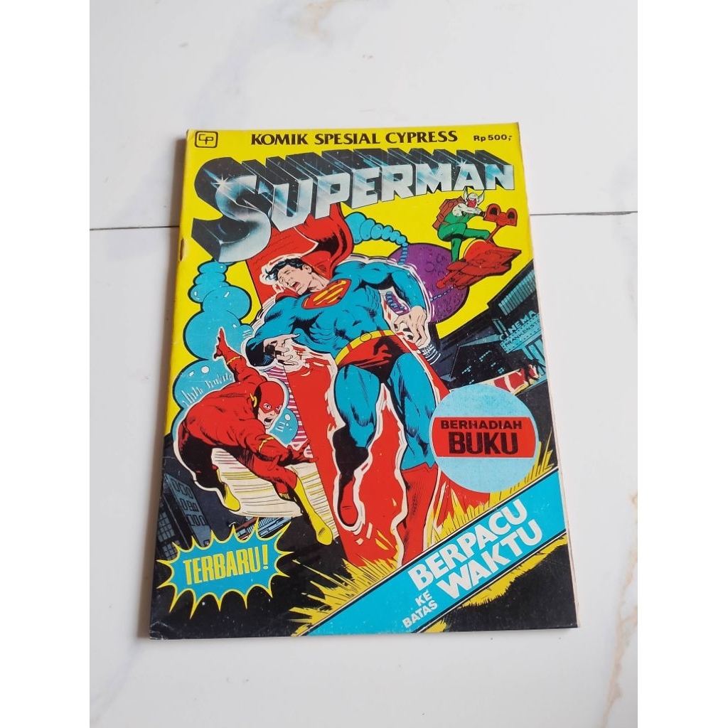 Komik Superman Cypress