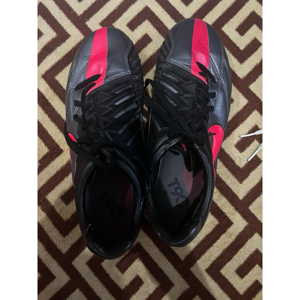 Nike t90 laser IV Second